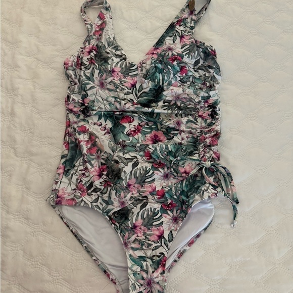 Nip Tuck Swim Twist Front One Piece Swimsuit Floral green sz 8 - Picture 1 of 12